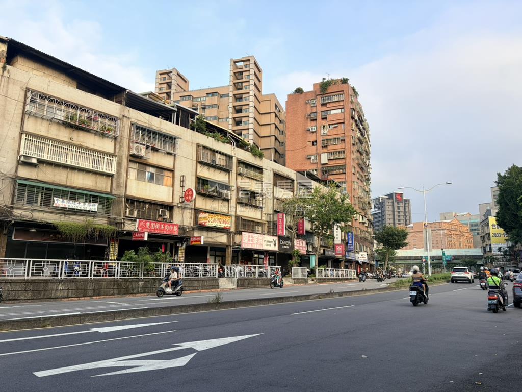 雙十路傳世傳家店面房屋室內格局與周邊環境