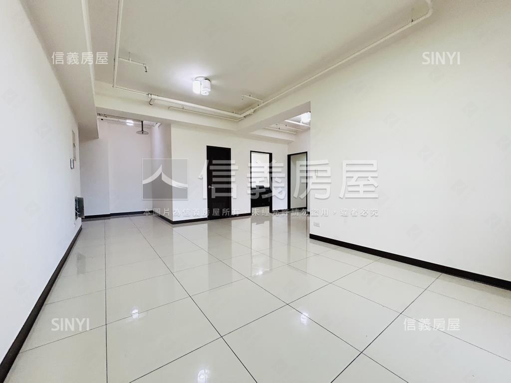 鴻築ＯＮＥ．高樓綠景三房房屋室內格局與周邊環境