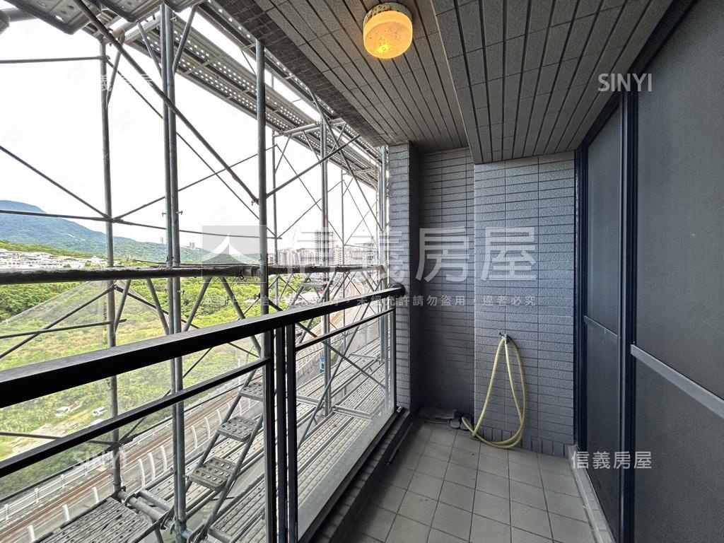 鴻築ＯＮＥ．高樓綠景三房房屋室內格局與周邊環境