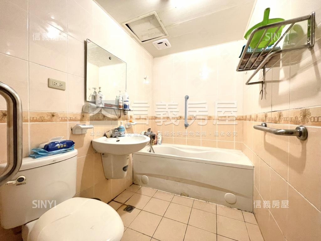 臻星·電梯４房平面車位房屋室內格局與周邊環境