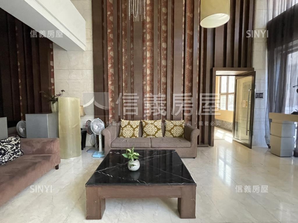 臻星·電梯４房平面車位房屋室內格局與周邊環境