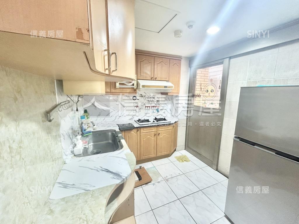 星光市視野三房車位房屋室內格局與周邊環境