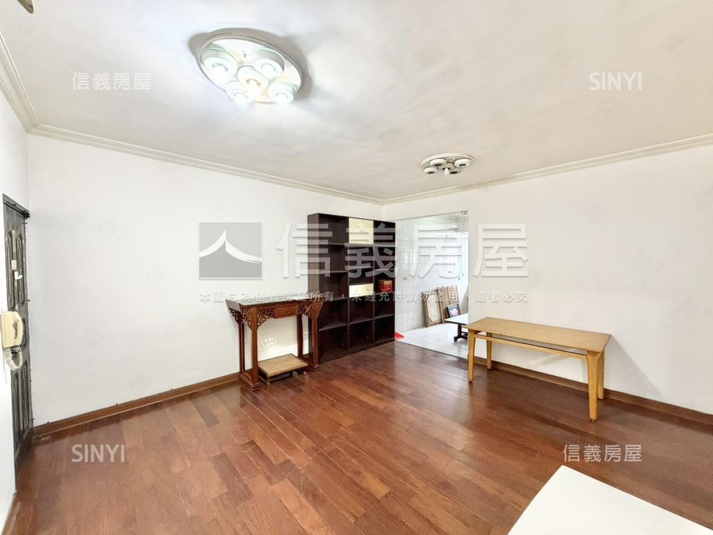 萬板路の天空之城房屋室內格局與周邊環境