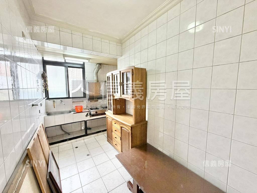 萬板路の天空之城房屋室內格局與周邊環境