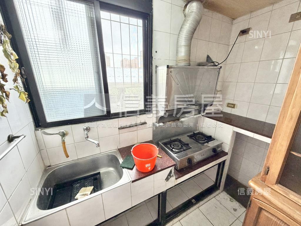 萬板路の天空之城房屋室內格局與周邊環境