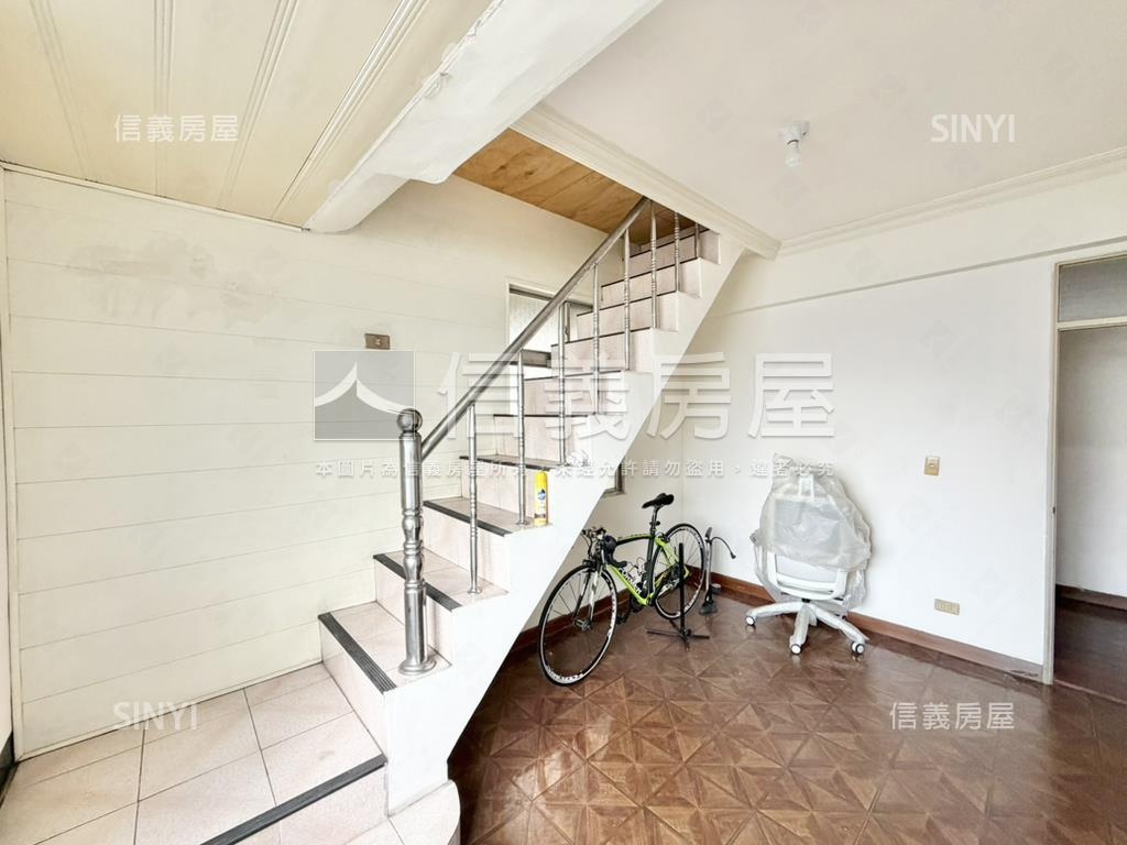 萬板路の天空之城房屋室內格局與周邊環境