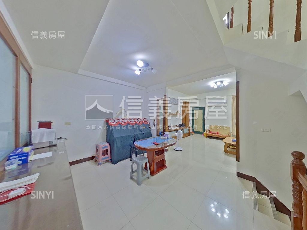 山峰重劃區邊間大面寬別墅房屋室內格局與周邊環境