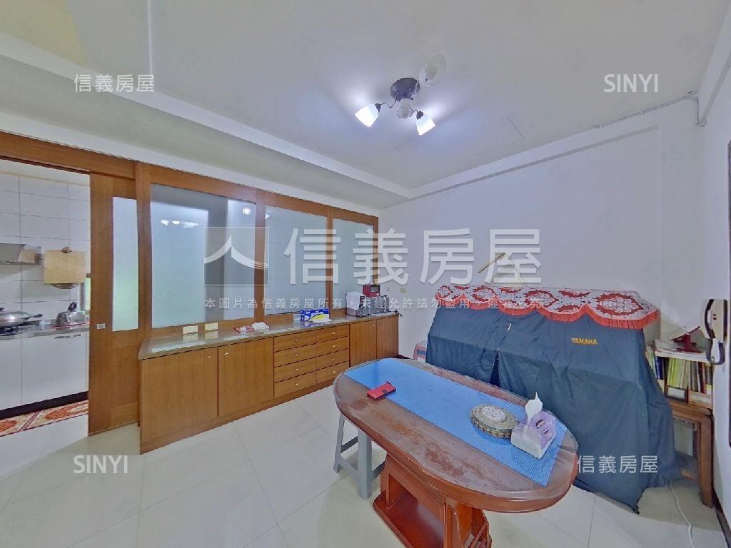 山峰重劃區邊間大面寬別墅房屋室內格局與周邊環境