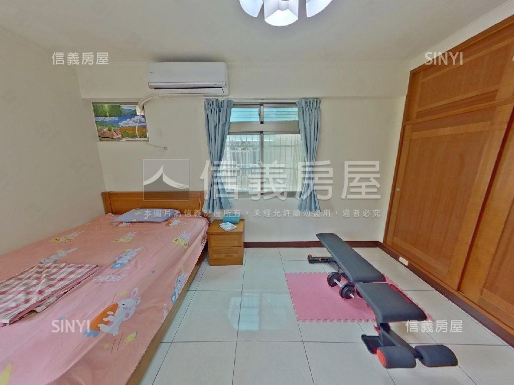 山峰重劃區邊間大面寬別墅房屋室內格局與周邊環境