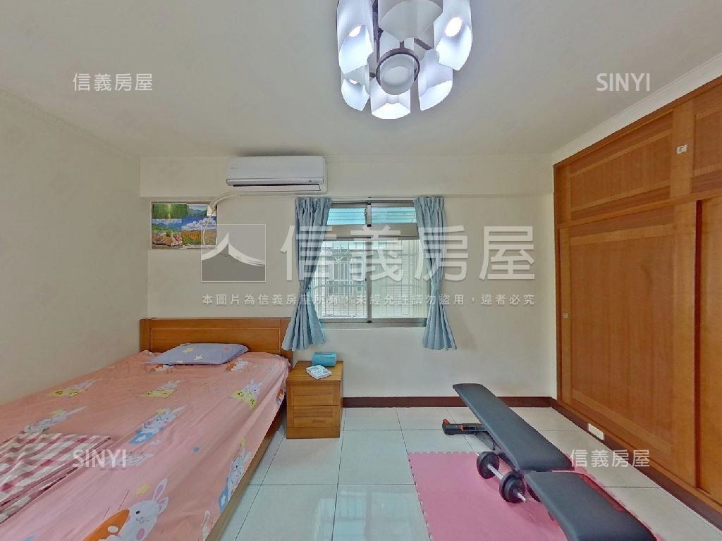 山峰重劃區邊間大面寬別墅房屋室內格局與周邊環境