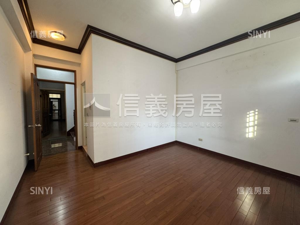 近署立醫院別墅房屋室內格局與周邊環境