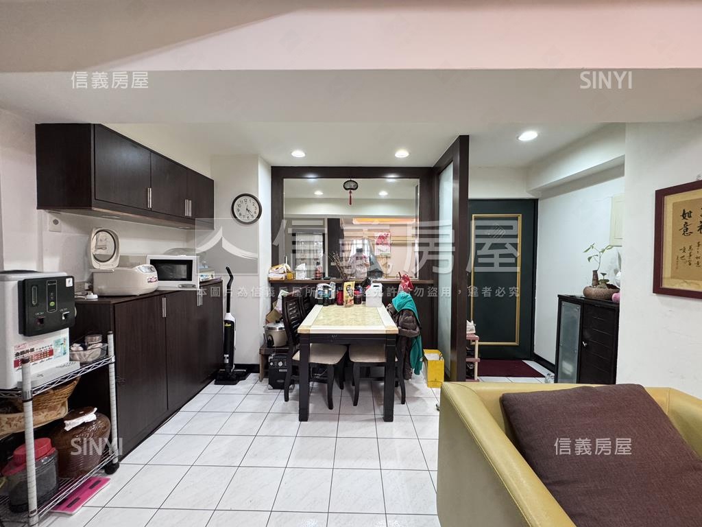 光明大道稀有２房美屋房屋室內格局與周邊環境