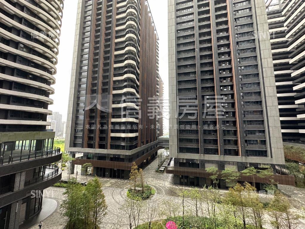 海洋都心２㊣極致美景三房房屋室內格局與周邊環境