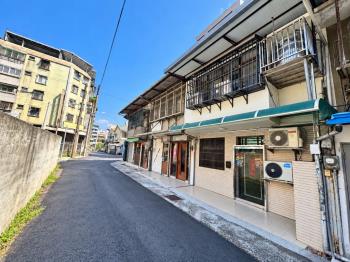 北區活路面寬約５米別墅
