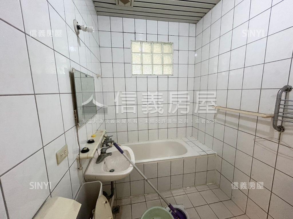 中正福星稀有雙平面車位房屋室內格局與周邊環境
