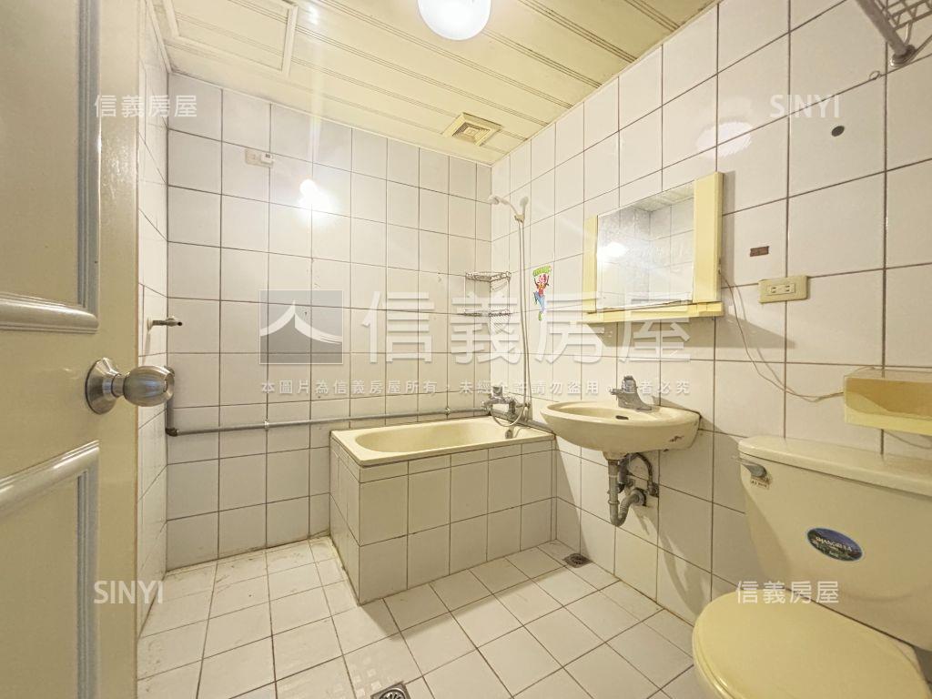 ３１年屋況佳方正公寓３樓房屋室內格局與周邊環境