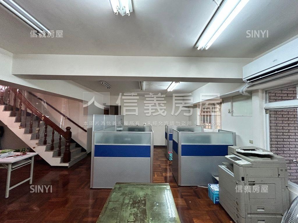 特區五房樓中樓大空間房屋室內格局與周邊環境
