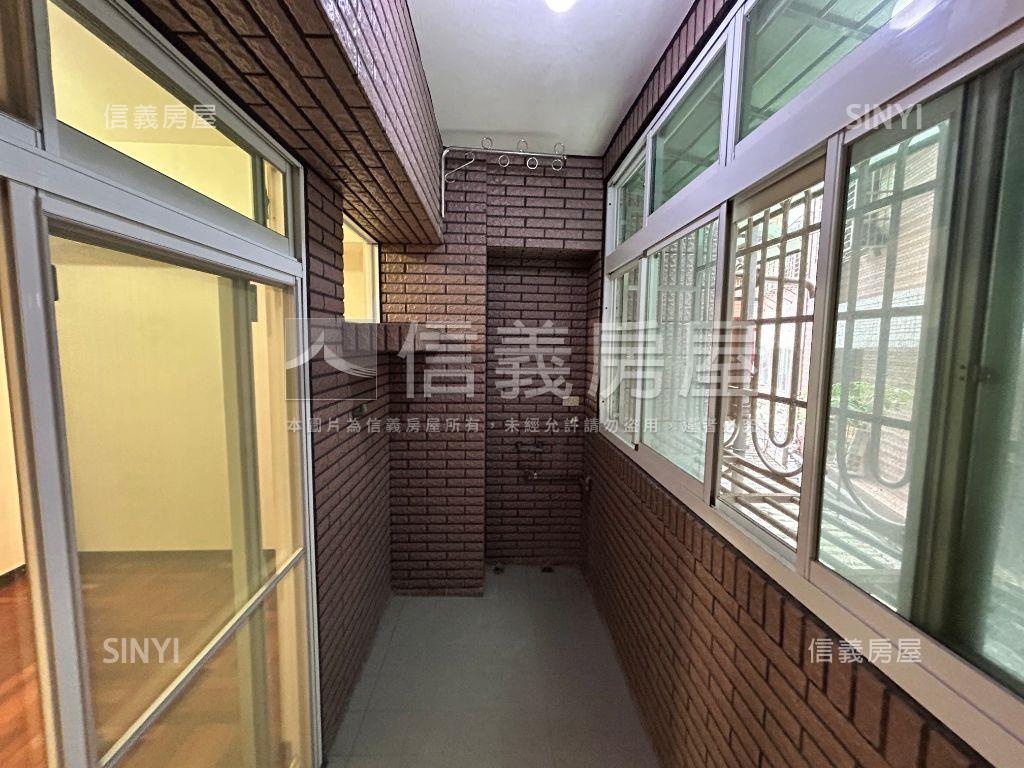 特區五房樓中樓大空間房屋室內格局與周邊環境