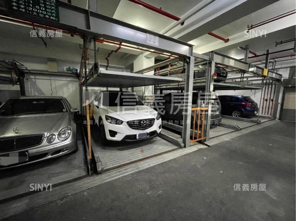 近福林國小稀有車位Ａ房屋室內格局與周邊環境