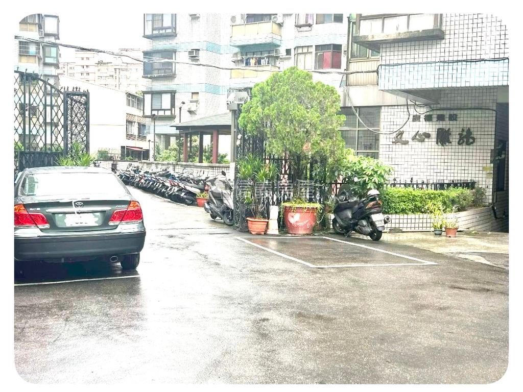挑高方正一樓附車位房屋室內格局與周邊環境