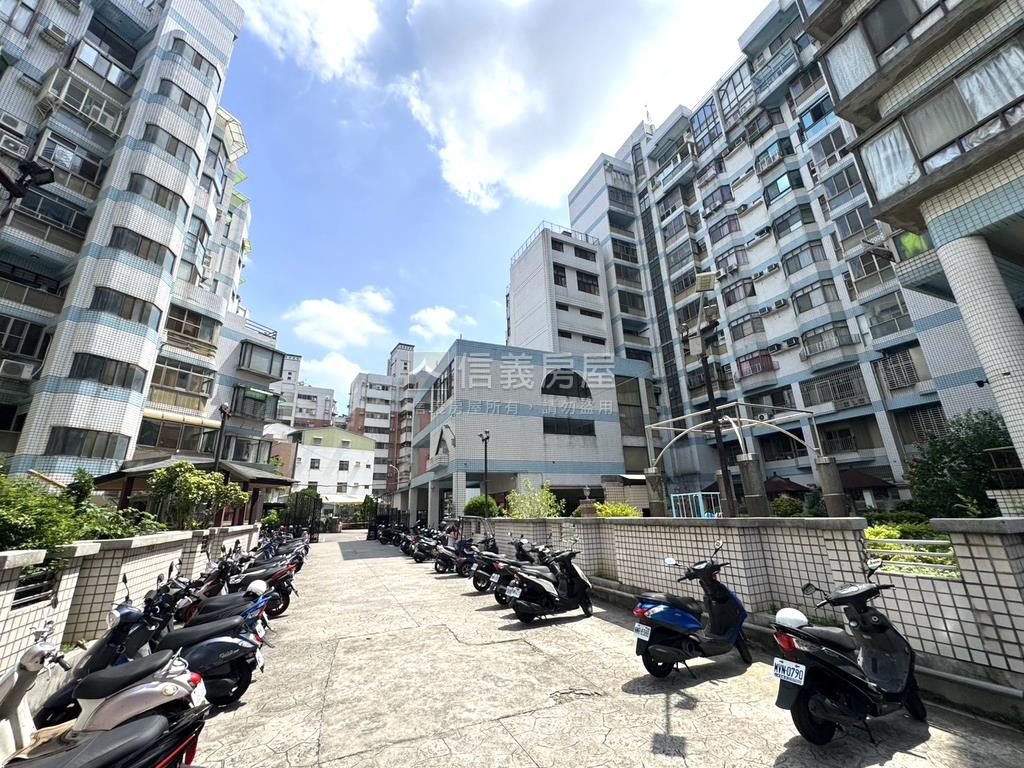 急售近捷運三房稀有車位宅房屋室內格局與周邊環境