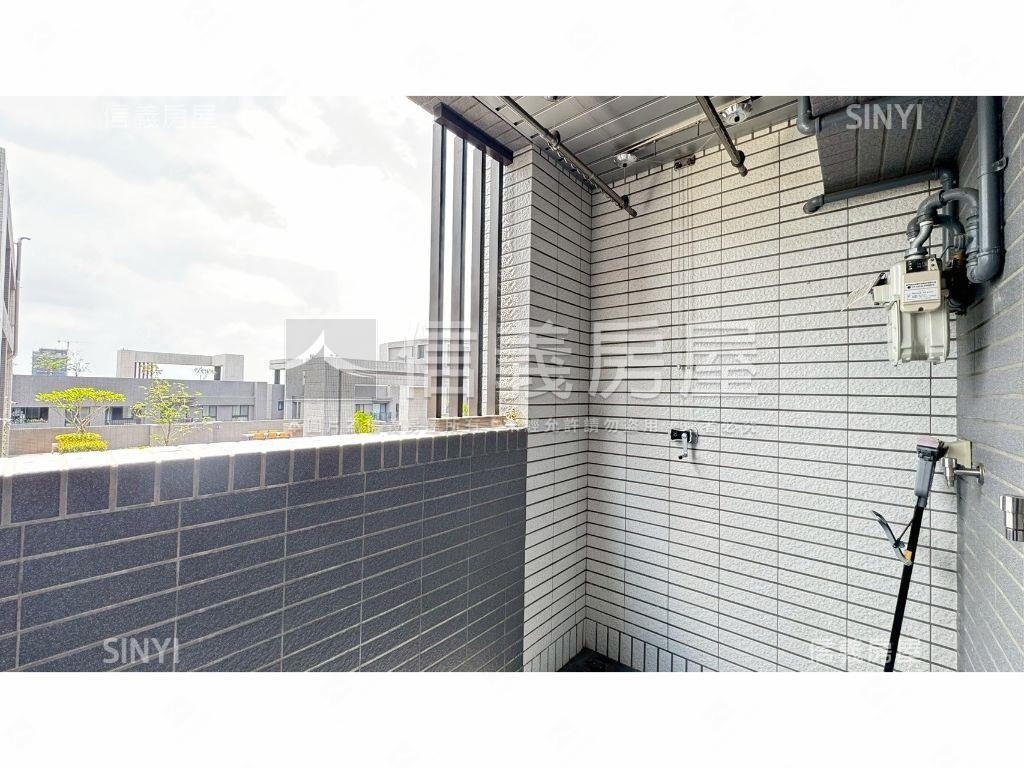 近捷運居山朝南二房平車房屋室內格局與周邊環境