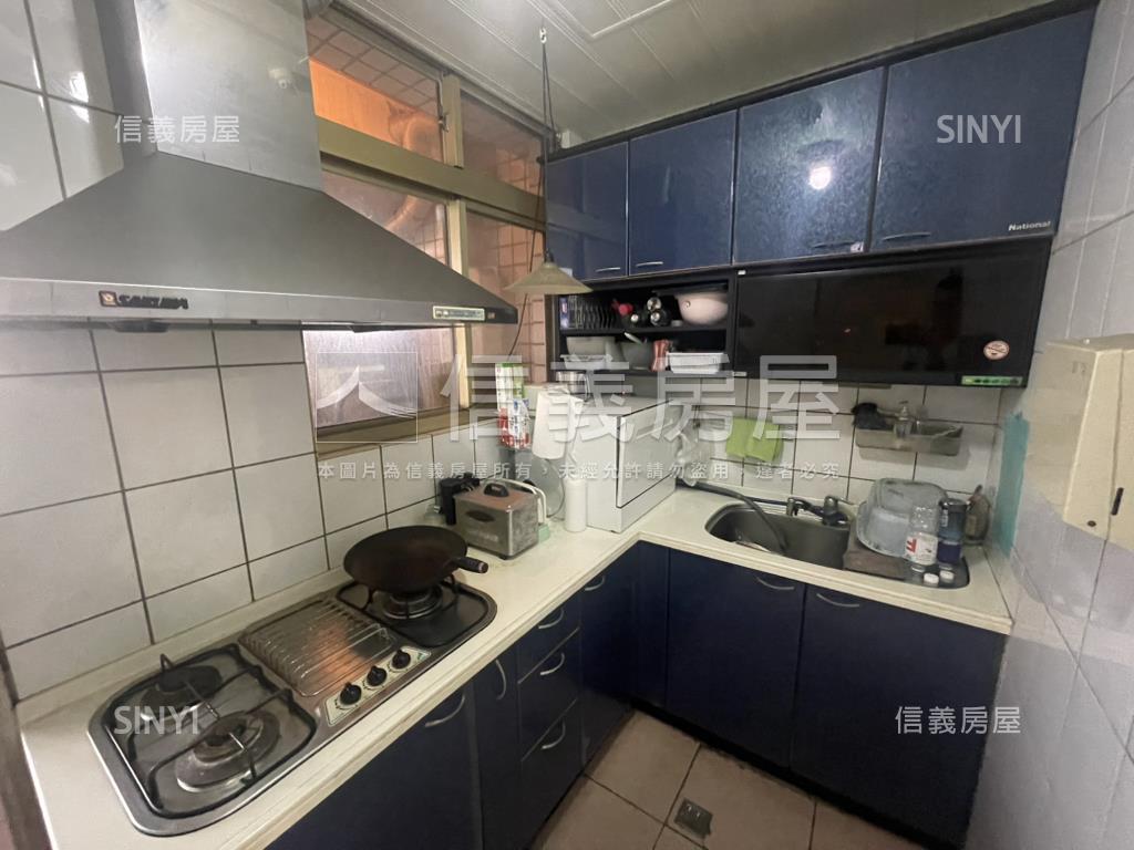 專任－河岸電梯三房車位房屋室內格局與周邊環境