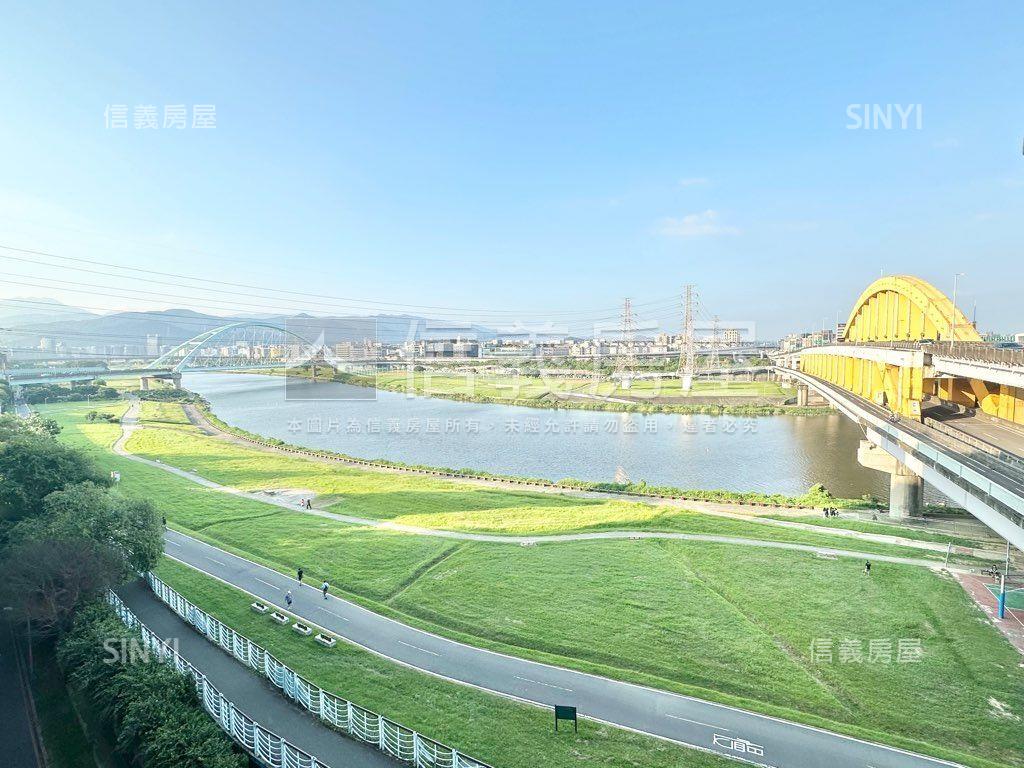 專任－河岸電梯三房車位房屋室內格局與周邊環境