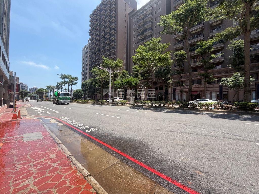 近藝文大坪數房屋室內格局與周邊環境