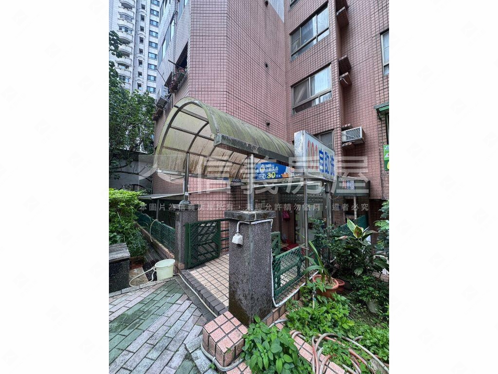 橘郡稀有大一房房屋室內格局與周邊環境