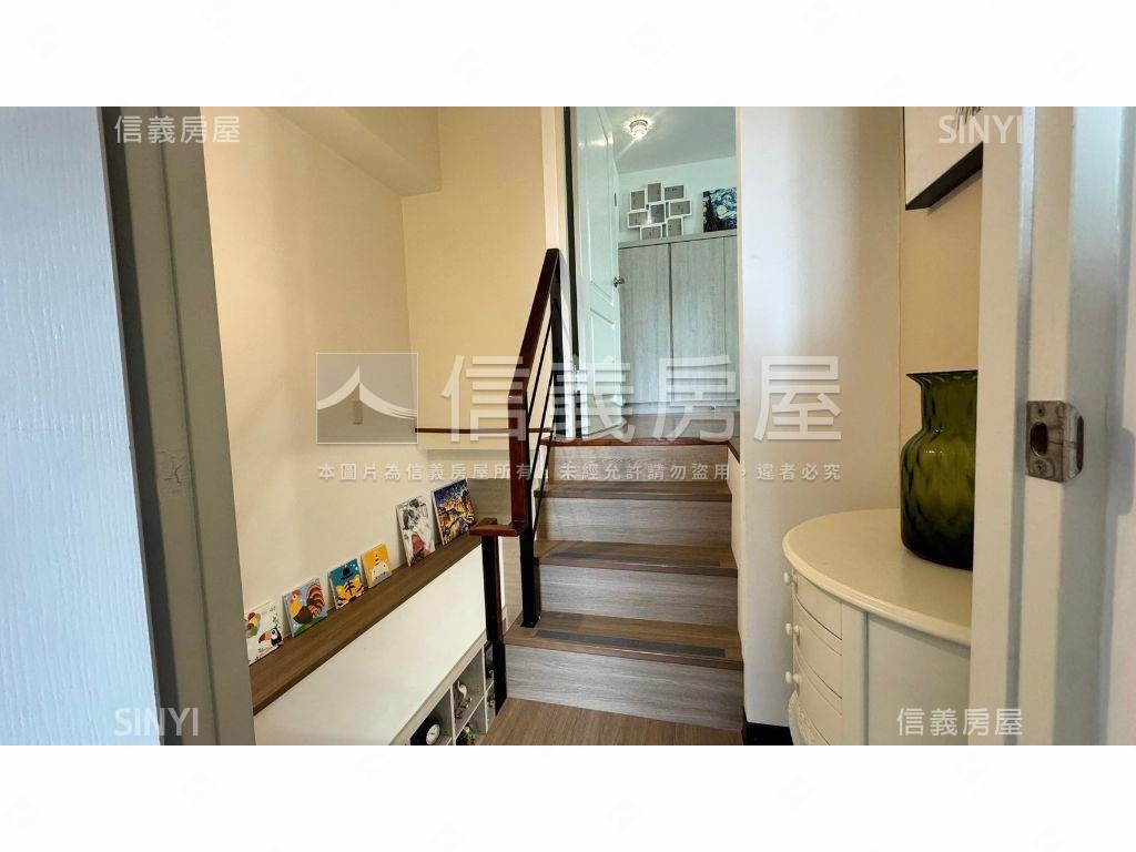 文心威秀樓中樓裝潢附車位房屋室內格局與周邊環境