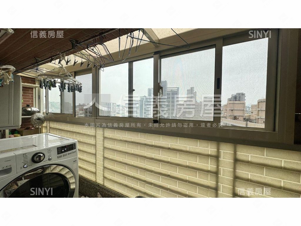 文心威秀樓中樓裝潢附車位房屋室內格局與周邊環境
