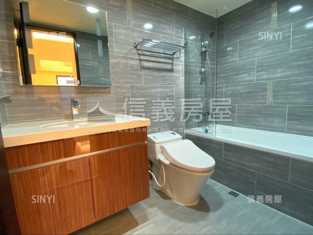 中路高樓美１＋１車位房屋室內格局與周邊環境