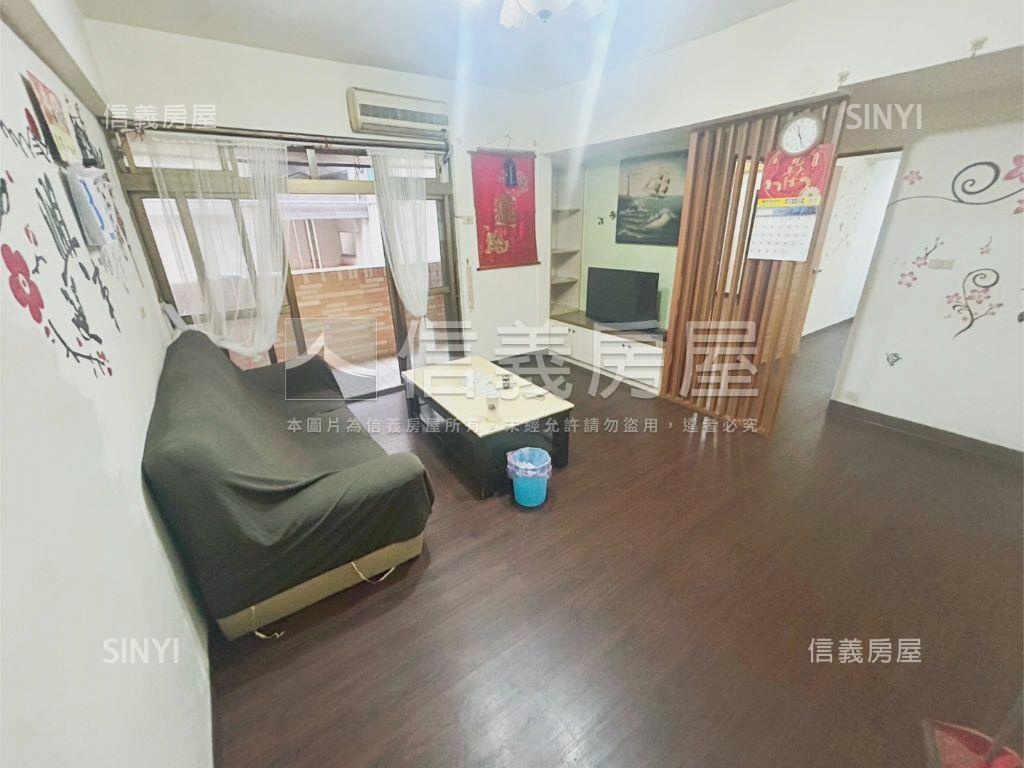 近交流道國中小兩房露台戶房屋室內格局與周邊環境