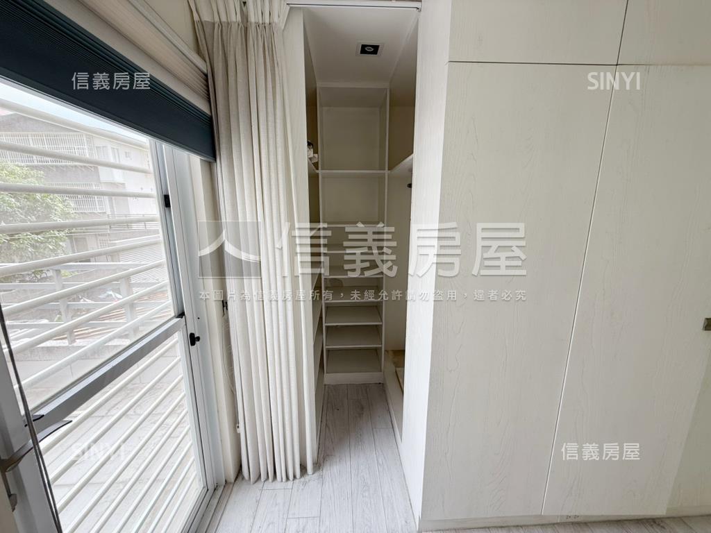 唭哩岸｜邊間日光墅房屋室內格局與周邊環境