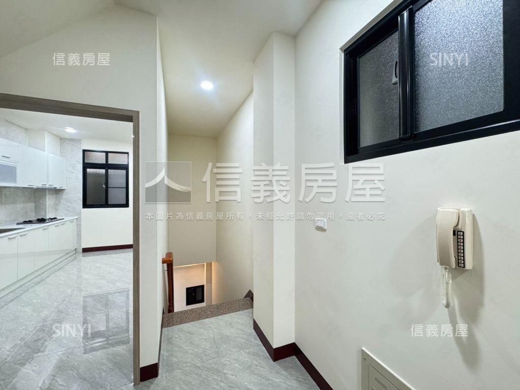 近哈瑪星捷運站文青透店房屋室內格局與周邊環境