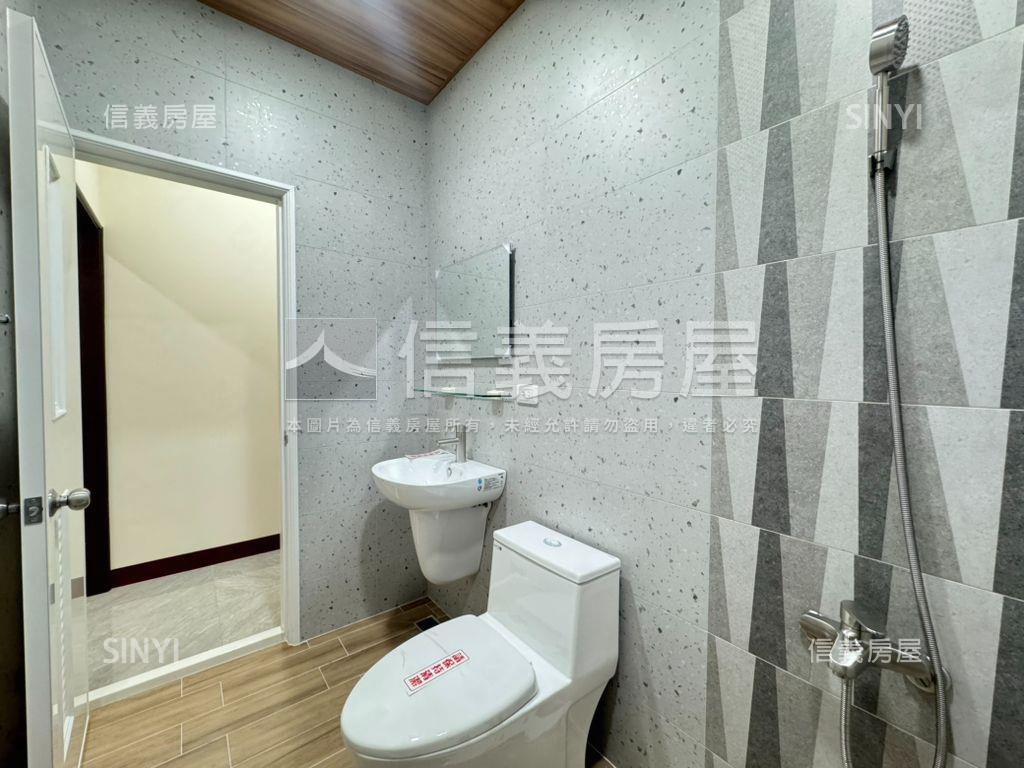 近哈瑪星捷運站文青透店房屋室內格局與周邊環境