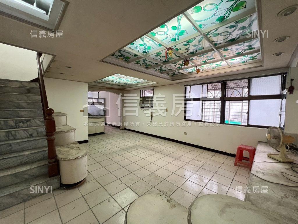 【近中港國小】大戶豪邸房屋室內格局與周邊環境