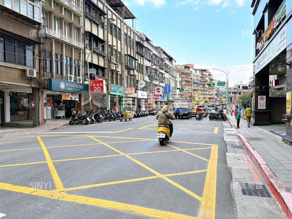 商用辦公１＋２房屋室內格局與周邊環境