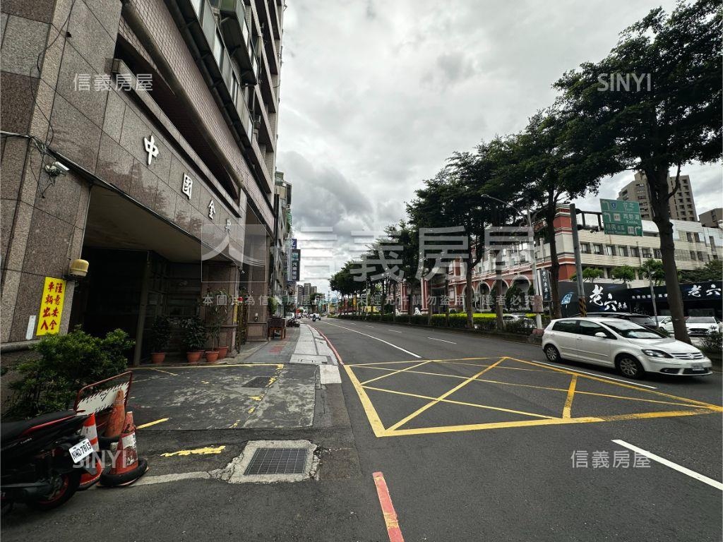 桃園市議會旁美地房屋室內格局與周邊環境