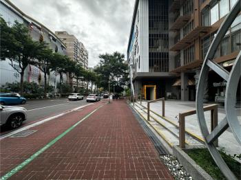 桃園市議會旁美地