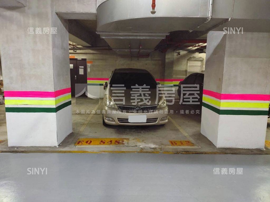 專任近捷運景觀三房附車位房屋室內格局與周邊環境