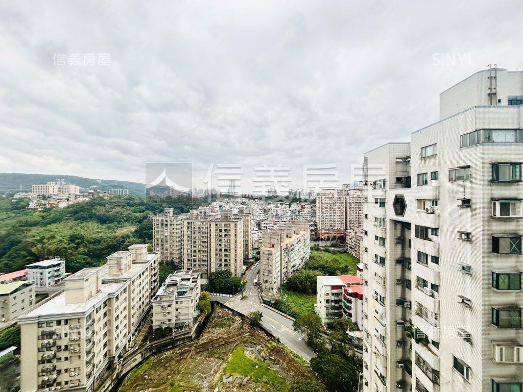 專任近捷運景觀三房附車位房屋室內格局與周邊環境