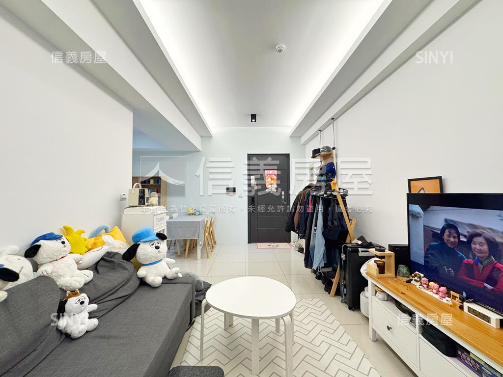 專任慕嵐邊間二房車位房屋室內格局與周邊環境