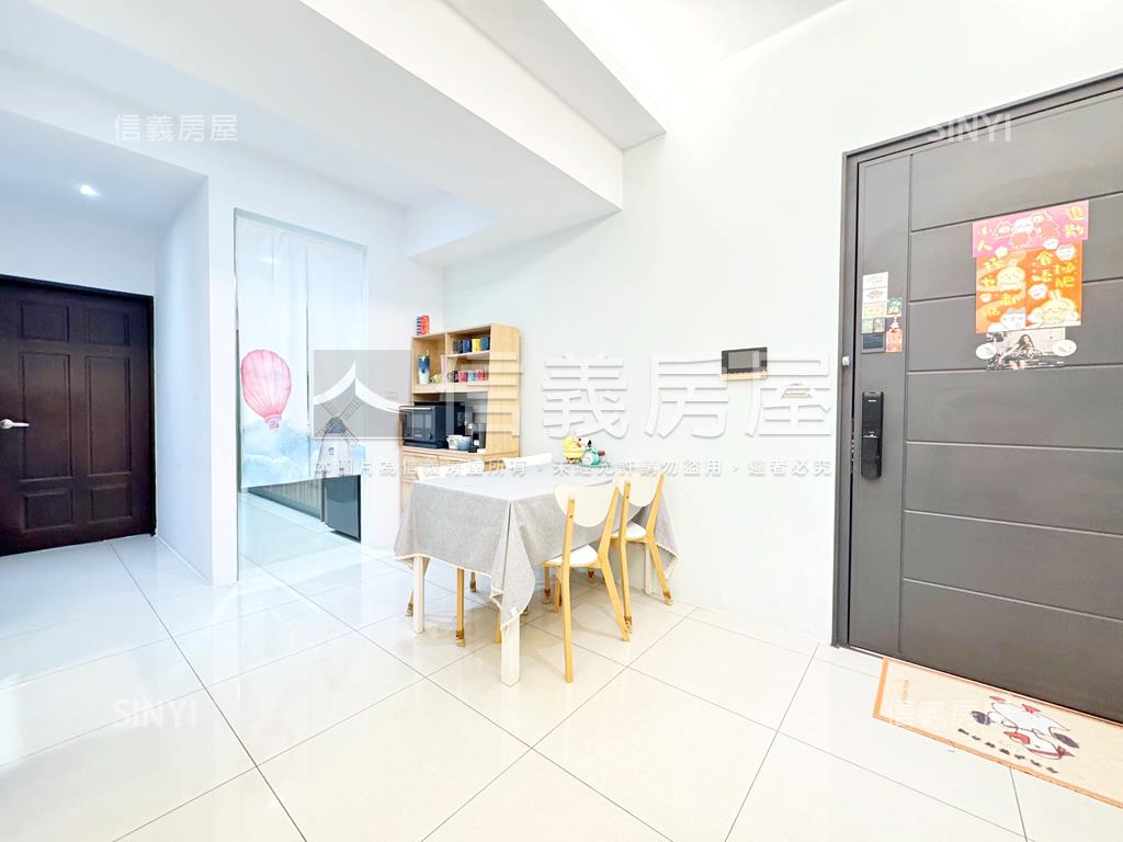 專任慕嵐邊間二房車位房屋室內格局與周邊環境