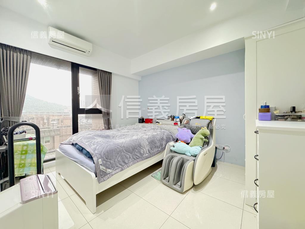 專任慕嵐邊間二房車位房屋室內格局與周邊環境