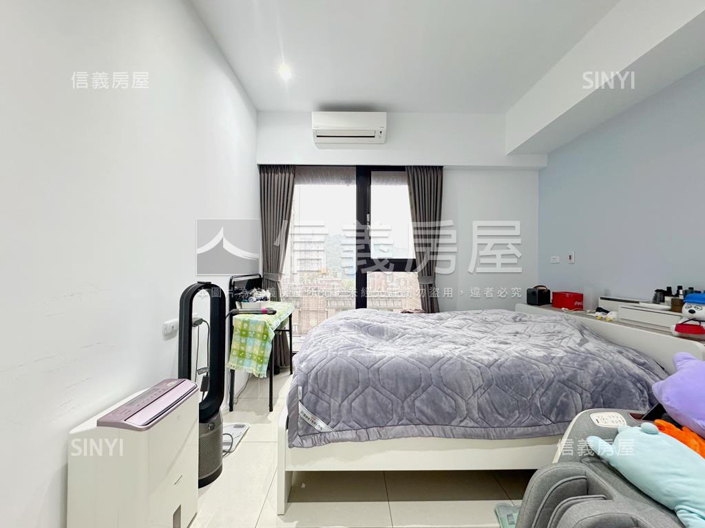 專任慕嵐邊間二房車位房屋室內格局與周邊環境