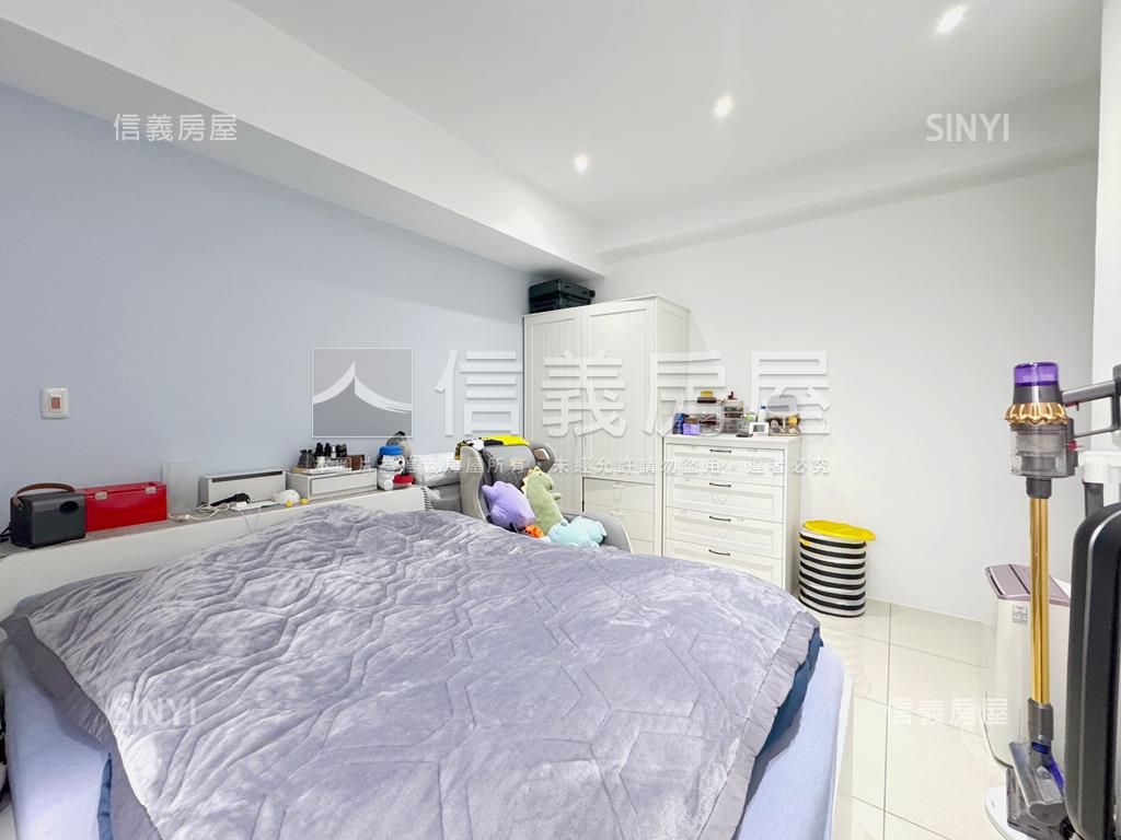 專任慕嵐邊間二房車位房屋室內格局與周邊環境