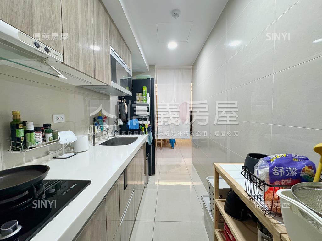 專任慕嵐邊間二房車位房屋室內格局與周邊環境