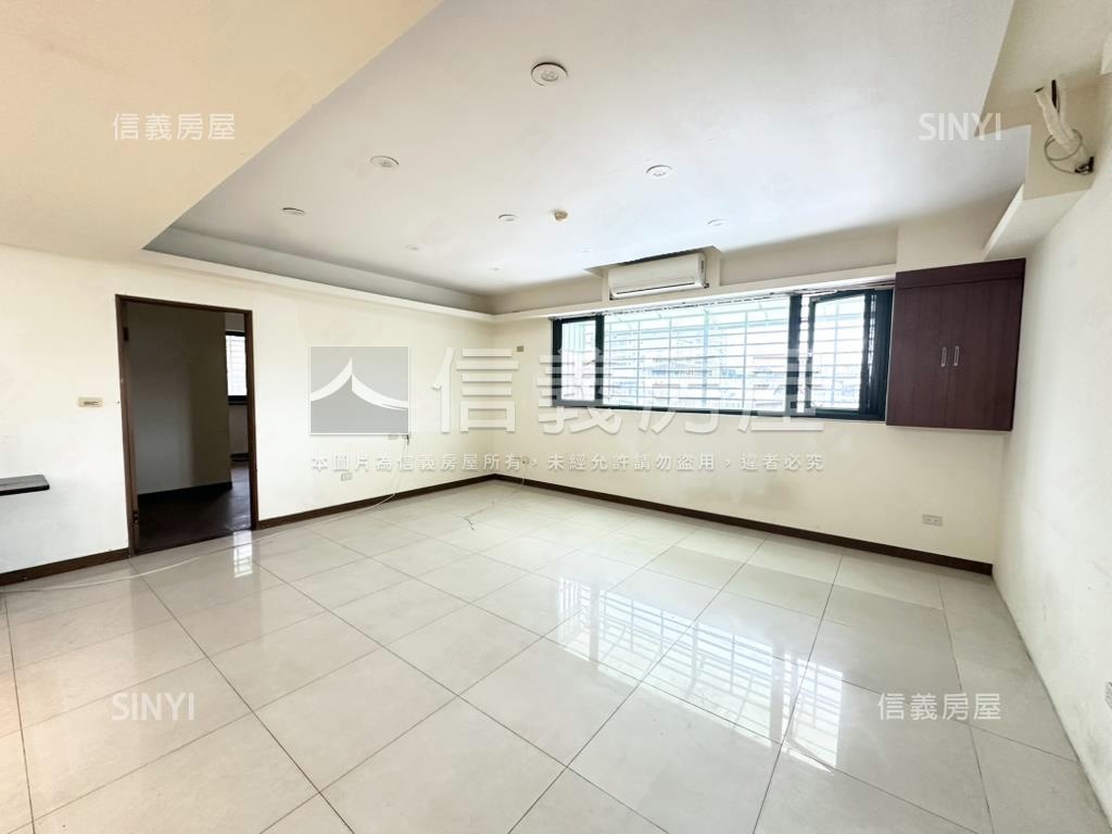 近Ｙ２２大空間４房車位房屋室內格局與周邊環境